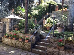 Property grounds - Villa Amelia Fiesole 300 mt from the main square and the Roman Theater (Fiesole)