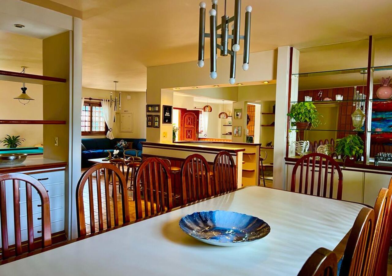 family cottage | dining room