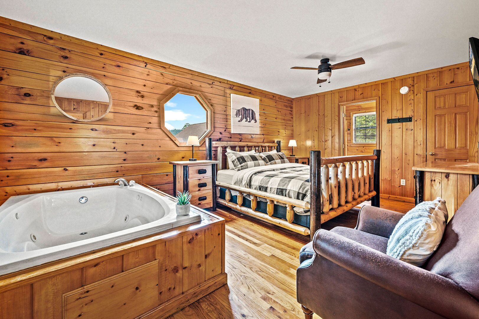 4 bedrooms, travel cot, free WiFi, bed sheets