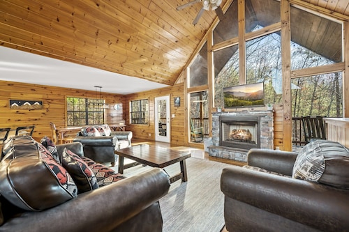  Dollywood - Best Location & Value