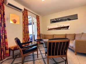 Smart TV, table tennis, books, stereo - Town center villa on foot, private pool (Sainte-Maxime)
