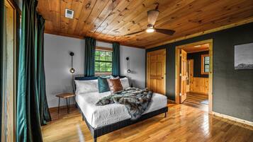 4 bedrooms, WiFi (free), bed sheets