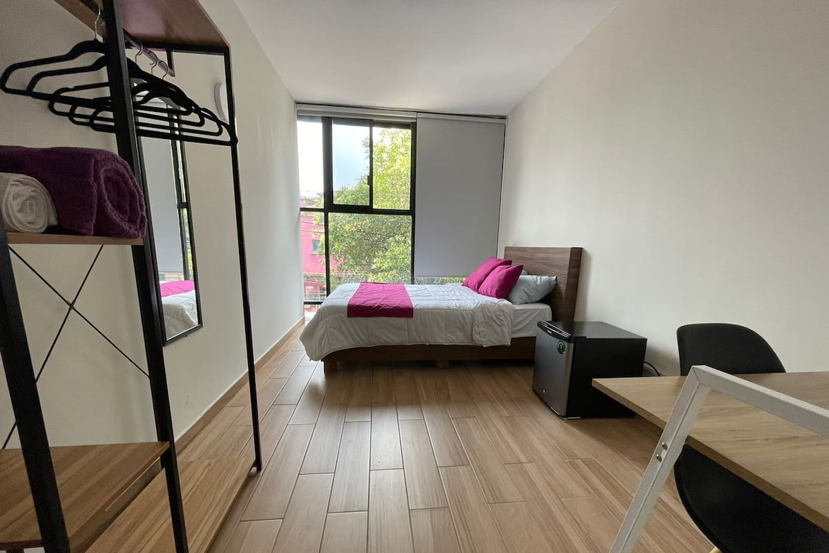 Desk, laptop workspace, free WiFi