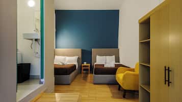 Estúdio básico | Escrivaninha, espaço de trabalho para notebook, Wi-Fi de cortesia