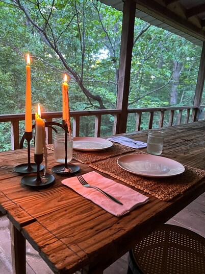 Firefly Cottage - 11 acres & 3 miles to Kyle's Landing - Buffalo River