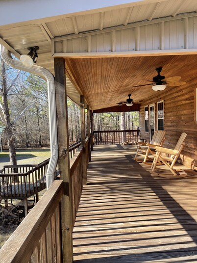 NEW WATER FRONT cabin on North Caddo Lake- private boat launch, dock, much more!