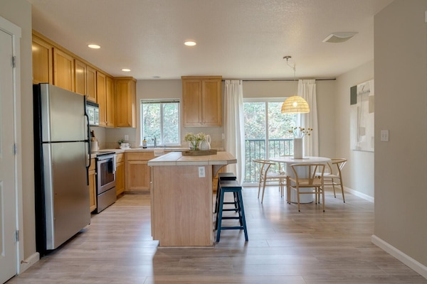 雪櫃、微波爐、焗爐、爐具