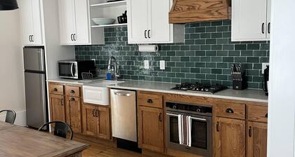 Ode 2 Cville| Lux Extended Stay Apartment in Downtown Belmont