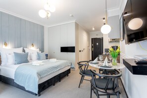 Iron/ironing board, free WiFi, bed sheets