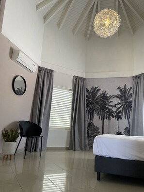 4 Schlafzimmer, Schreibtisch, Bügeleisen/Bügelbrett, Reisekinderbett