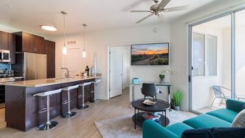 Apartemen Superior | 2 kamar tidur, seprai premium, selimut bulu angsa, dan busa memori