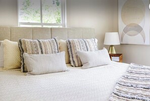 2 Schlafzimmer, Schreibtisch, Bügeleisen/Bügelbrett, kostenloses WLAN