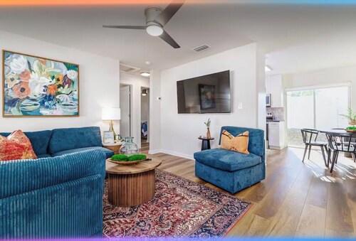 New Cozy Lake Hollingsworth flat in the heart  of Lakeland 2 bedroom 1 bath