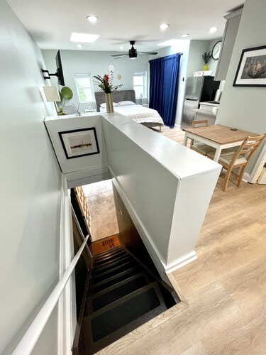 Carriage House Studio in the Heart of DC