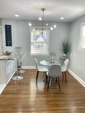 Dining - ✨Modern Estate✨ DC Row House 3Brd (Washington)