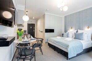 Silitysrauta/-lauta, ilmainen Wi-Fi, vuodevaatteet