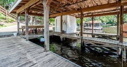 Orion's Retreat a charming cottage nestled by the scenic shores of Lake Sinclair
