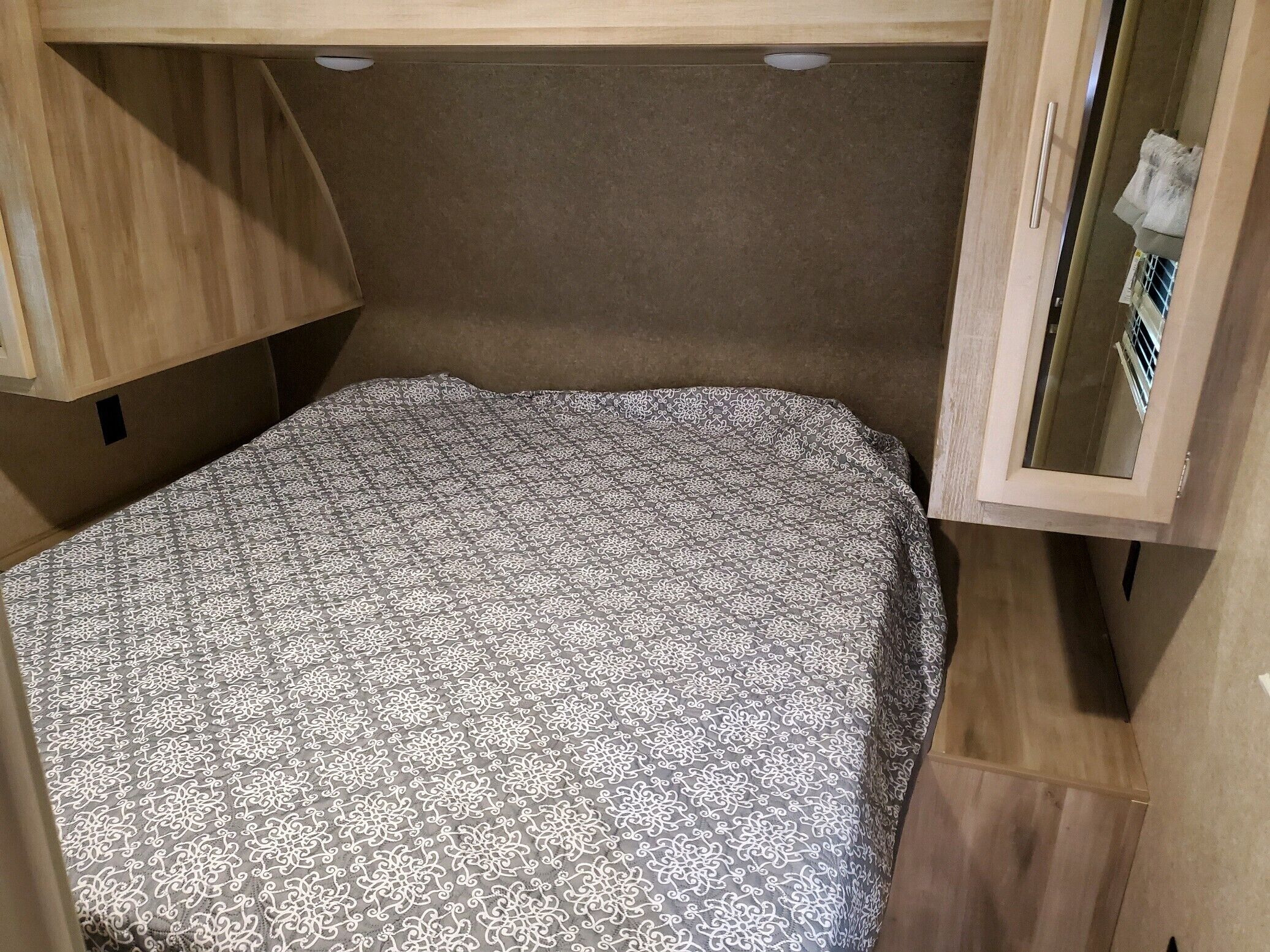 Welcome to “The Last Resort” 2019 29 ft Coachman Catalina