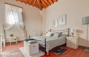 2 Schlafzimmer, Reisekinderbett, kostenloses WLAN, Bettwäsche