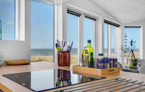 Stunning home in Højslev with kitchen