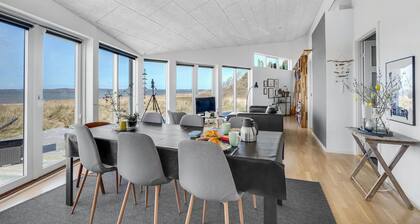 Stunning home in Højslev with kitchen