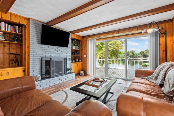 Smart TV, fireplace, books