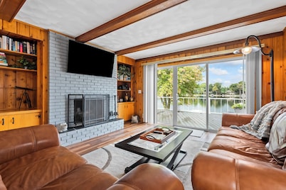 Cozy Spotless Lake Cottage- Sports Lake, Gorgeous Sunsets, and Relaxation+