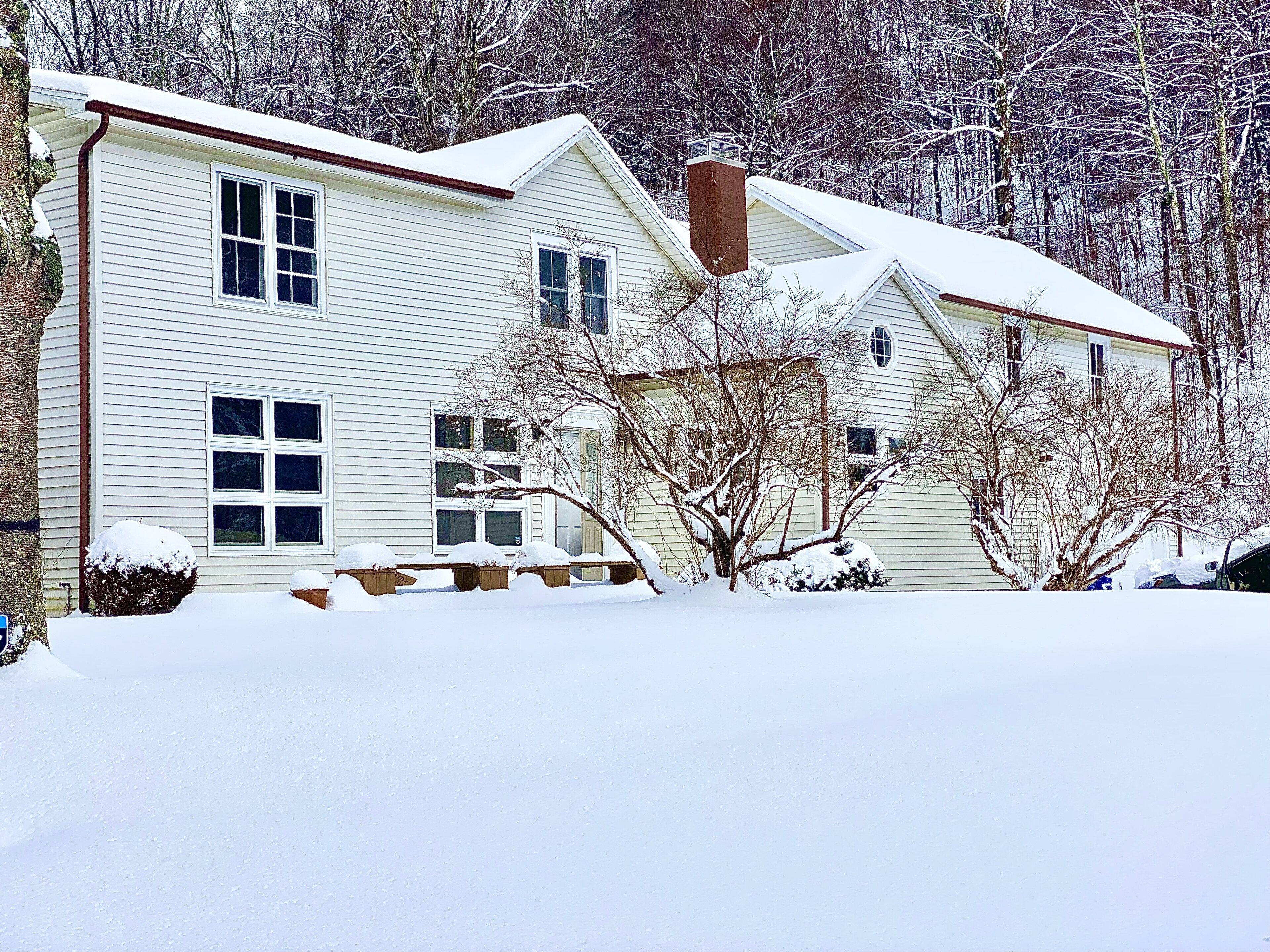 Serenity Farmhouse-10 mins to ski, hot tub. Inquire for seasonal rental 