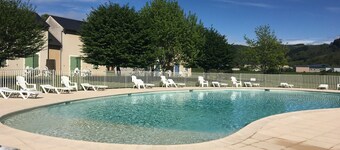 Cosy apartment for 4 people - swimming pool - superb view