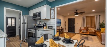 Single level, close to airport, WiFi, pet friendly