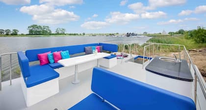 Schönes Schiff in Blotnik mit WiFi