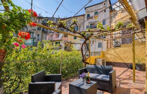 Property grounds - 3 bedroom stunning home in Ventimiglia (Ventimiglia)