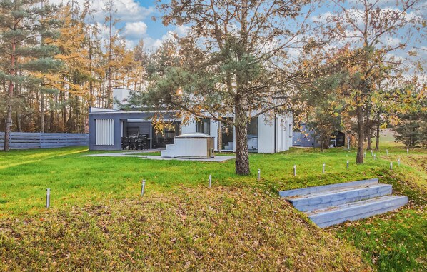Exterior - Beautiful home in Niwy Ostroleckie with WiFi (Warka)