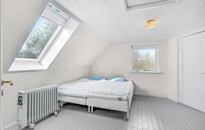 3 bedrooms, travel crib, free WiFi