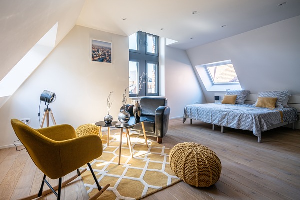 2 bedrooms, desk, iron/ironing board, travel cot