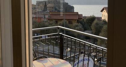 Ideal for 2 adults and 2 children with lake view and private parking space