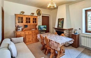 TV, fireplace - Beautiful home in Preci with WiFi (Preci)