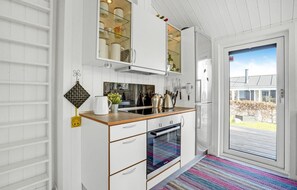 Køleskab, ovn, kogeplade, opvaskemaskine
