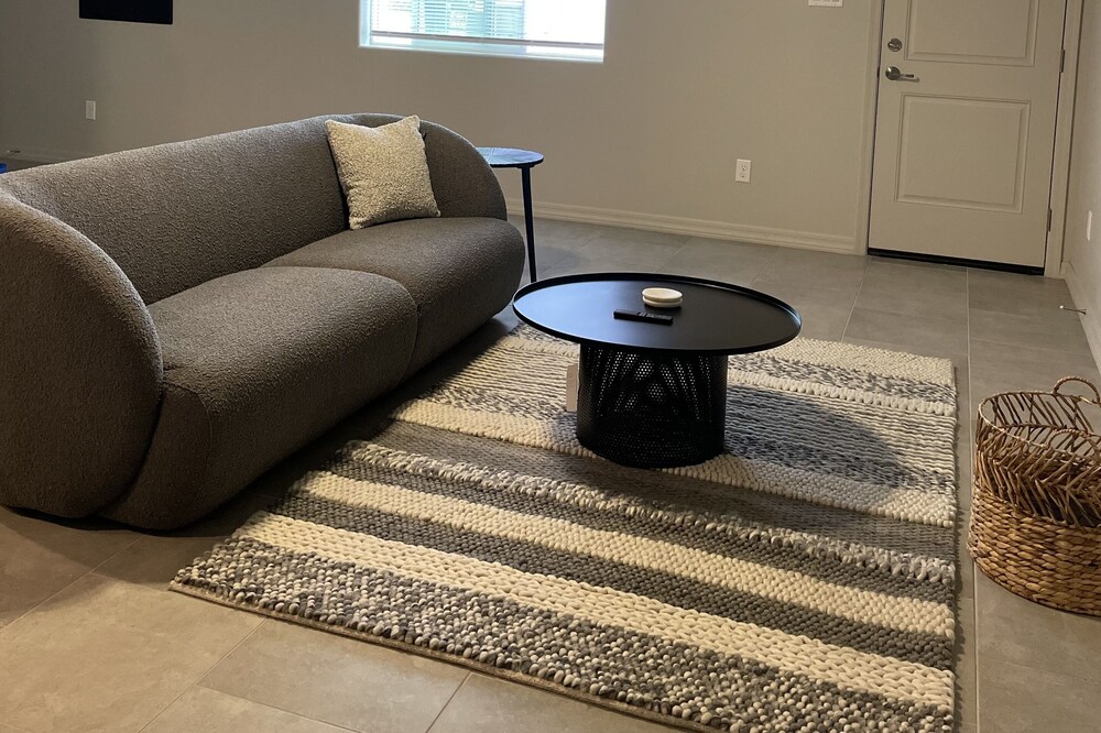 “The Rove”: New, Spacious, 2-BR (B) w/ Full Kitchen and Free Parking