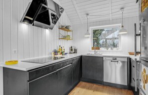 Fridge, oven, dishwasher, coffee/tea maker
