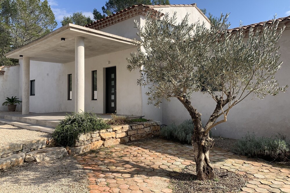 Spacious and quiet villa classified 4 * furnished with tourism