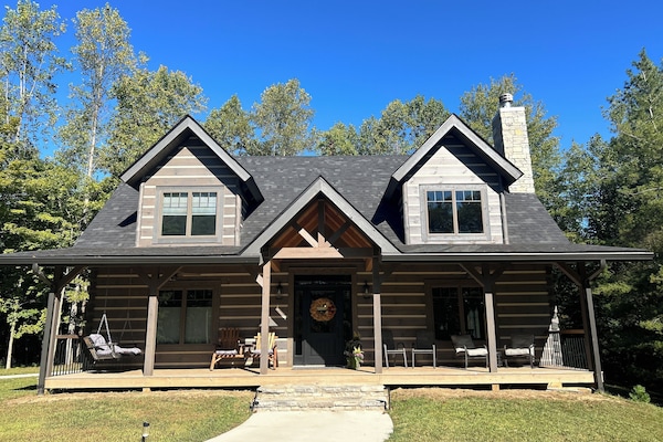 Custom cabin built finished in 2023