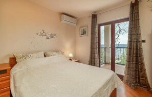 3 bedrooms, free WiFi, bed sheets - Beautiful apartment in Crikvenica (Crikvenica)