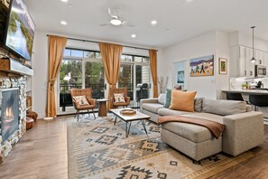 Smart TV, fireplace, Netflix, Hulu