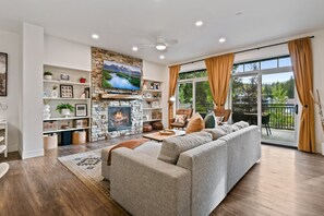Smart TV, fireplace, Netflix, Hulu
