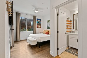 3 多间卧室、办公桌、熨斗/熨衣板、旅行婴儿床