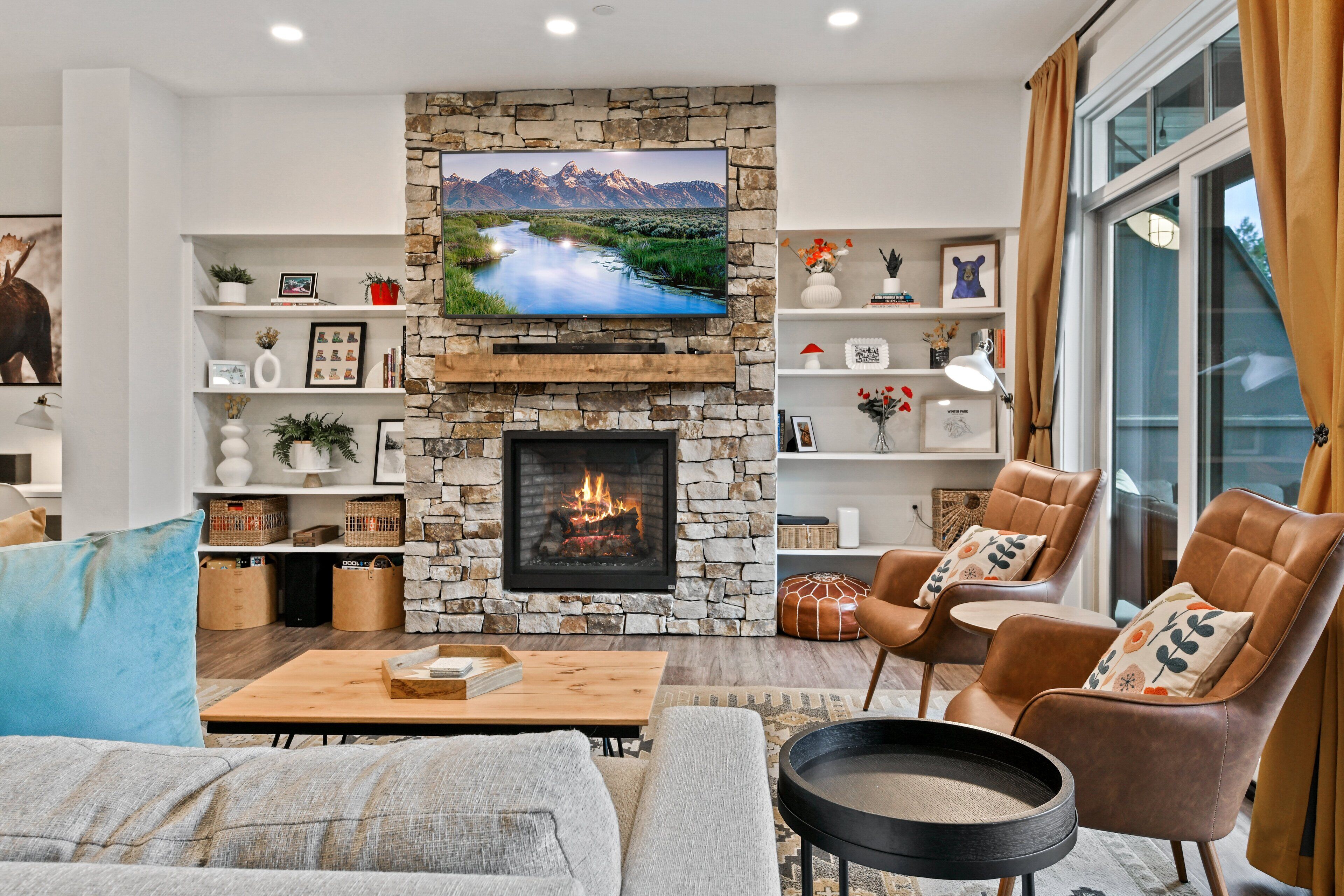 スマートテレビ、暖炉、Netflix、Hulu