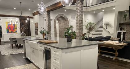 7,500 SF Southern Plantation House on 120 Acres on Blackwater Bay & Private Pool