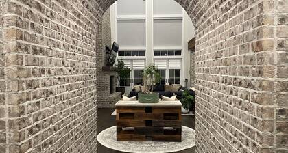 7,500 SF Southern Plantation House on 120 Acres on Blackwater Bay & Private Pool