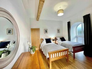 6 bedrooms, iron/ironing board, travel crib, WiFi